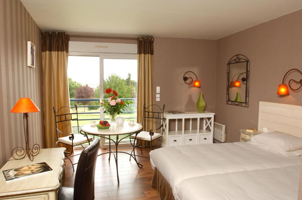 L'Ermitage Hotel&Restaurant Saulges Zimmer foto