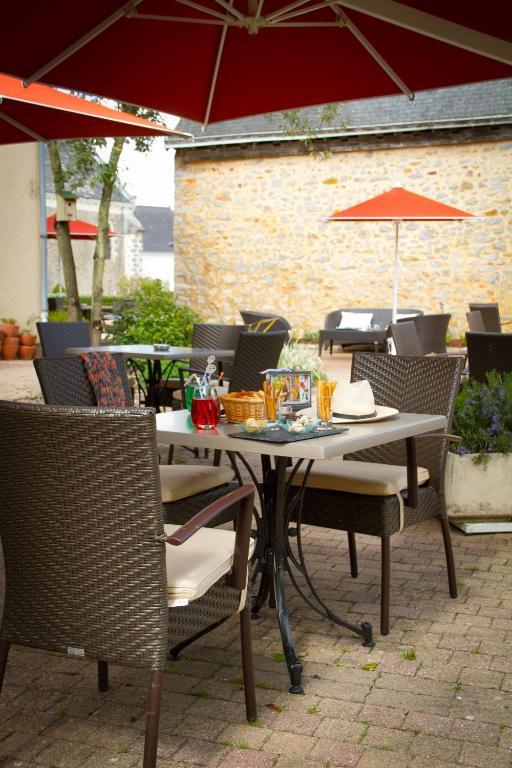 L'Ermitage Hotel&Restaurant Saulges Exterior foto