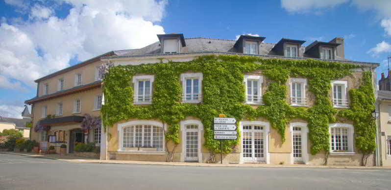 L'Ermitage Hotel&Restaurant Saulges Exterior foto