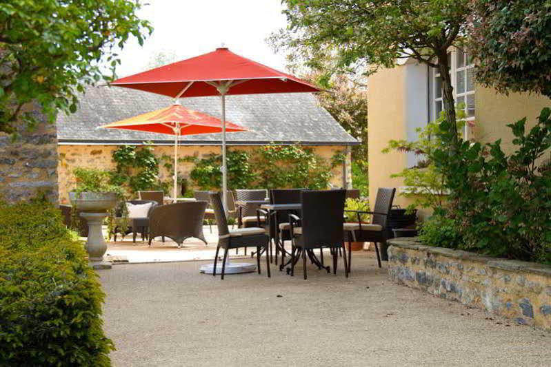 L'Ermitage Hotel&Restaurant Saulges Exterior foto