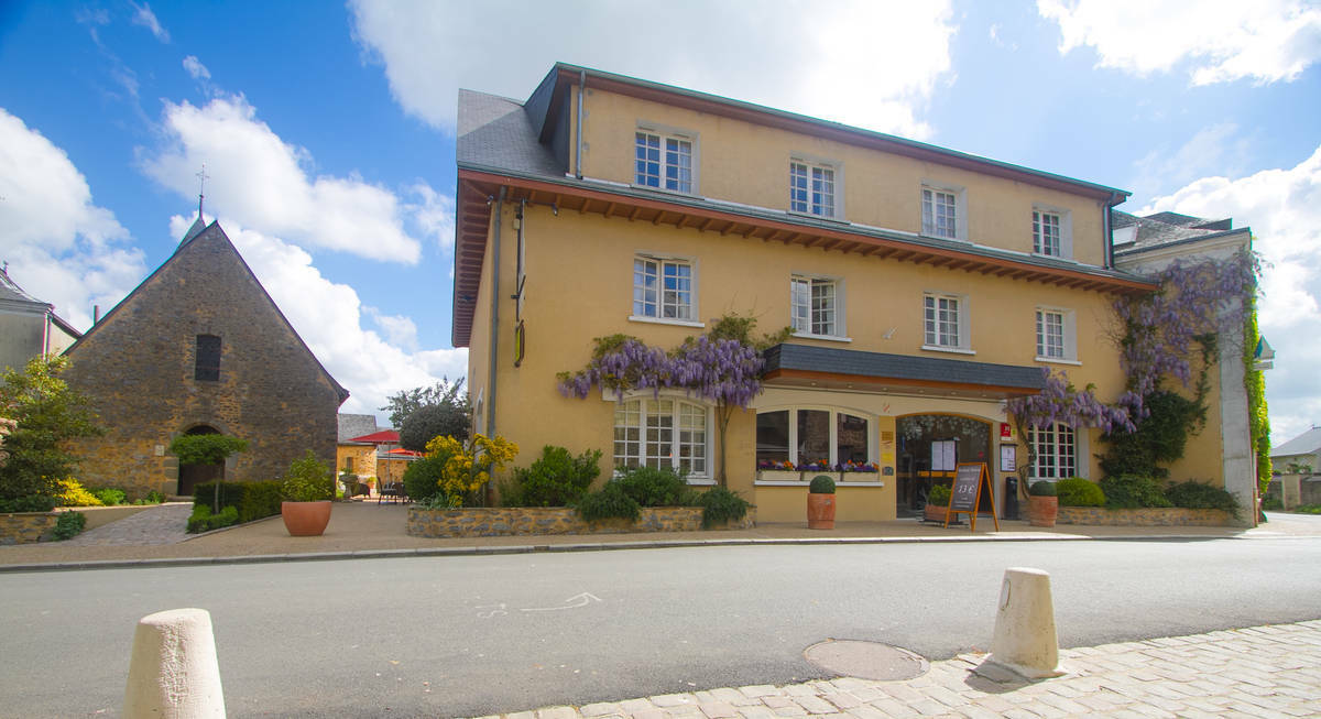 L'Ermitage Hotel&Restaurant Saulges Exterior foto